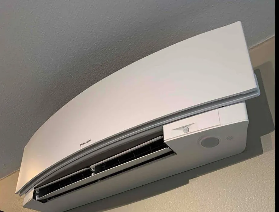 Slide of The Heat Pump Store