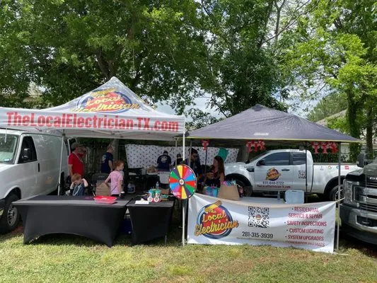 The Local Electrician Logo