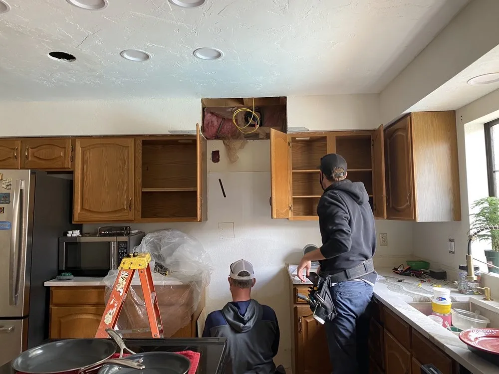 Slide of The Mighty Electricians