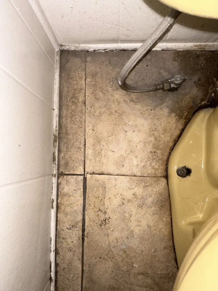 Slide of The Mobile Home Doctors