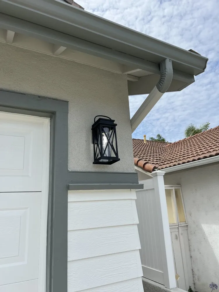 Slide of The Nomadic Electrician