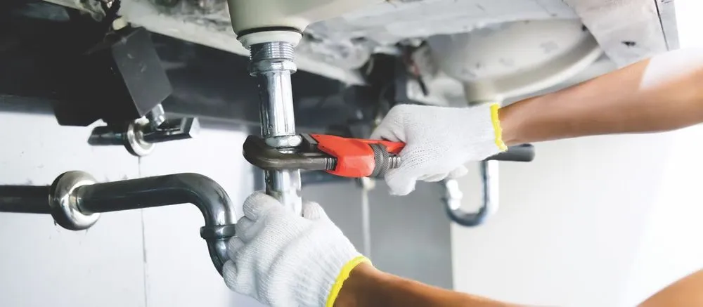 Emergency electrician providing wiring installation in , 