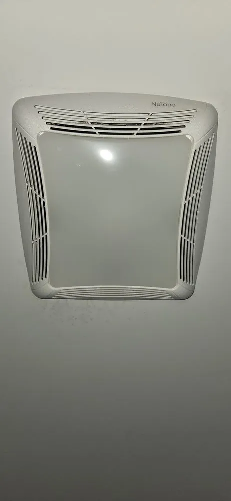 Certified electrician providing circuit breaker repair in , 