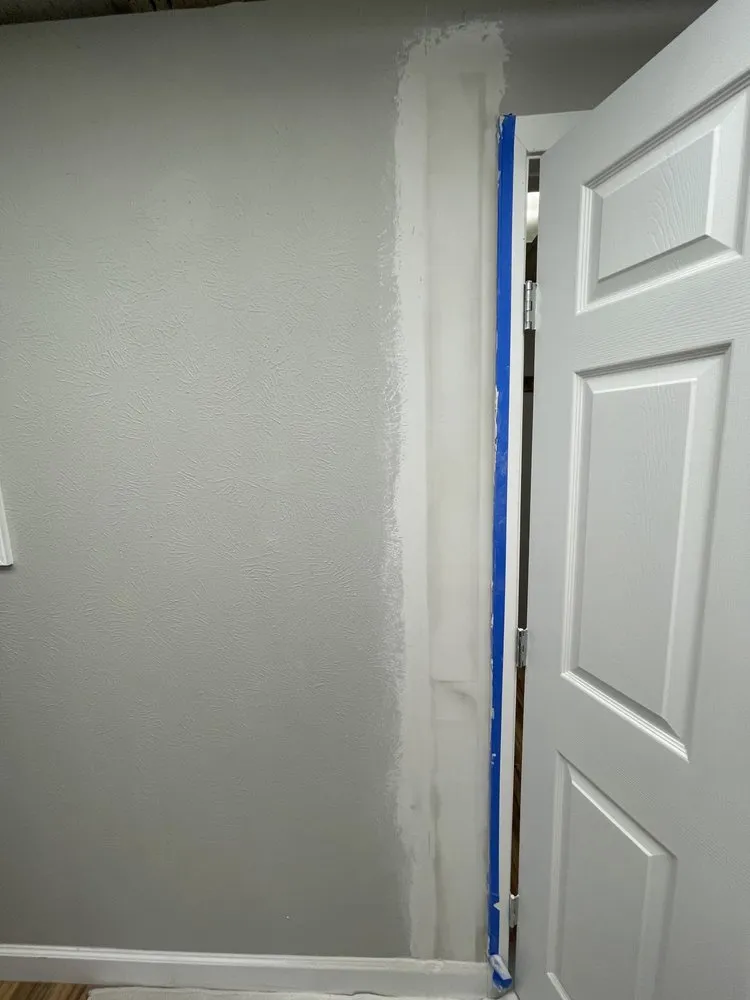 Emergency electrician providing lighting installation in ,