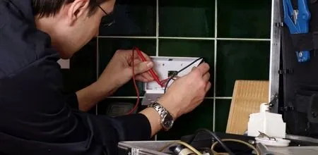 Slide of The Speedy Electricians - Thornton