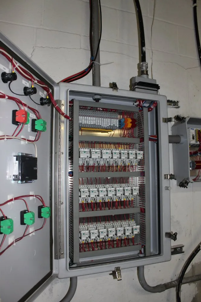 Trusted electrician providing emergency electrical service in ,