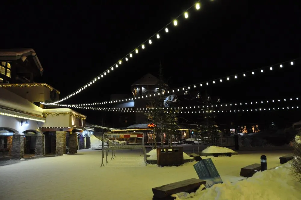 Certified electrician providing electrical repair in ,