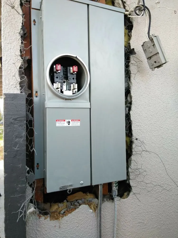 Slide of The Tri-County Handyman