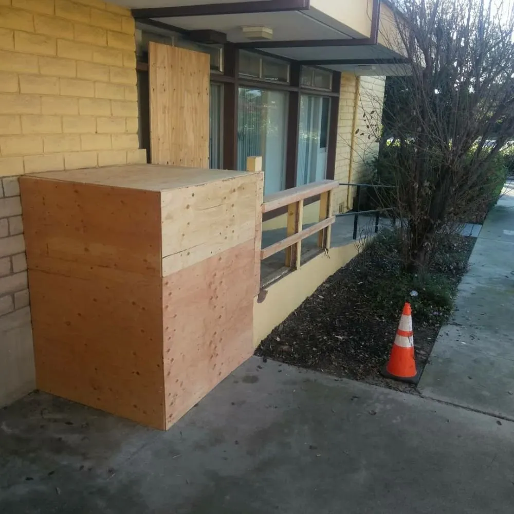 Slide of The Tri-County Handyman