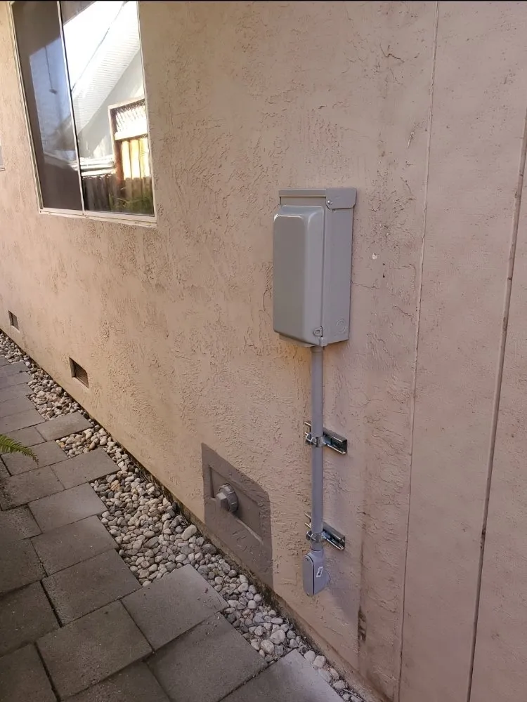 Slide of The Wire Nut