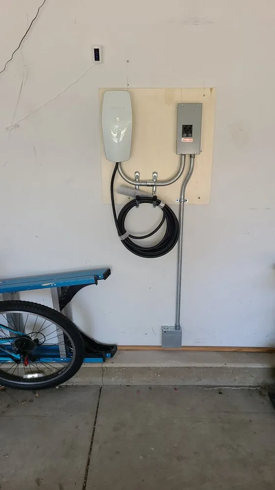 Reliable circuit breaker repair experts serving ,  - Theron Lafkas Electric