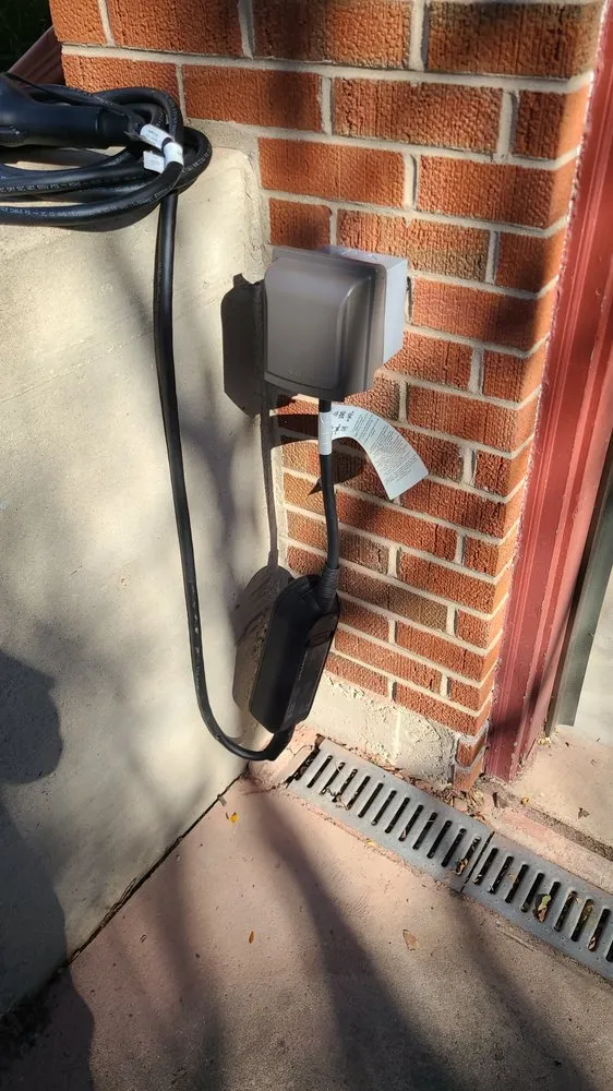 Professional circuit breaker repair in ,  by Theron Lafkas Electric