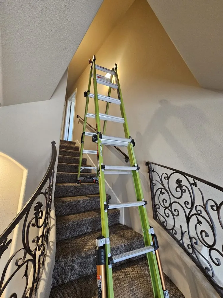 Slide of THET Electric