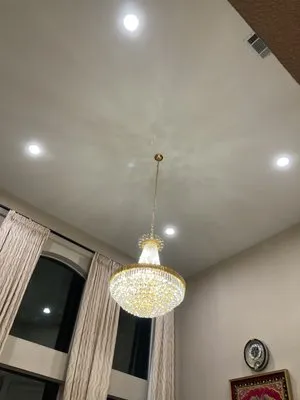 Thomas Electric Service  Logo