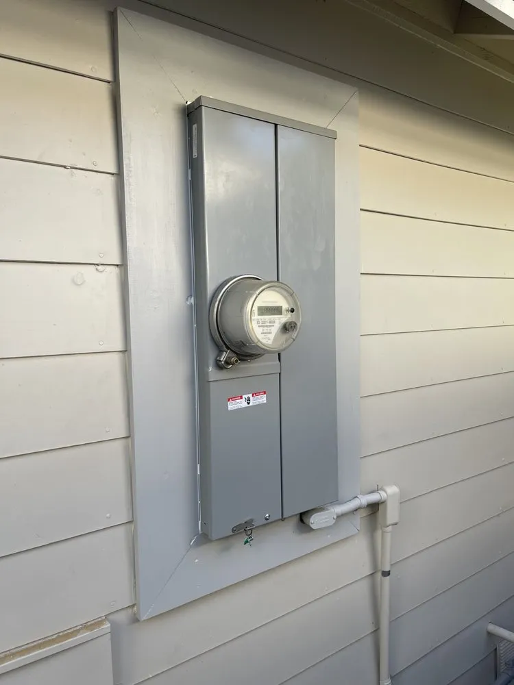 Slide of Thomas Electrical Contracting