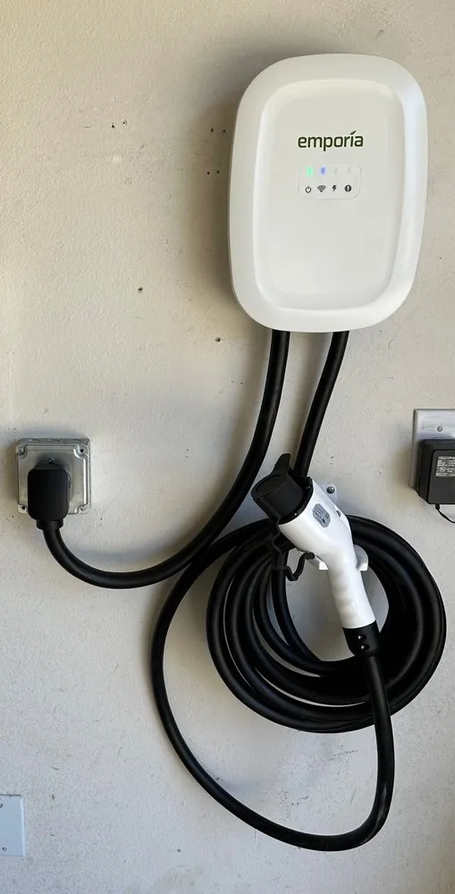 Slide of Thomas Electrical Contracting