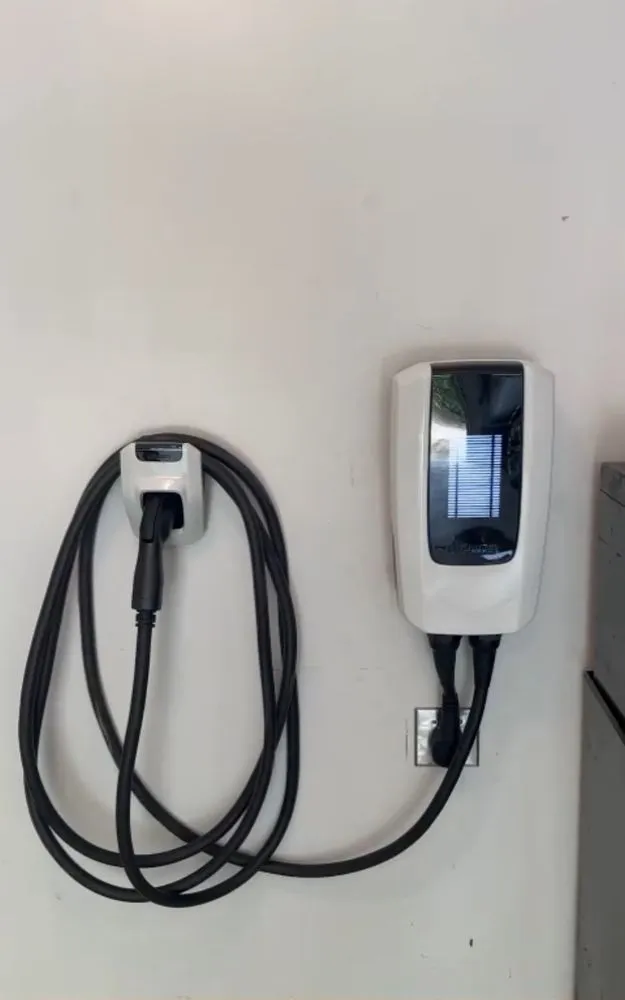 Slide of Thomas Electrical Services