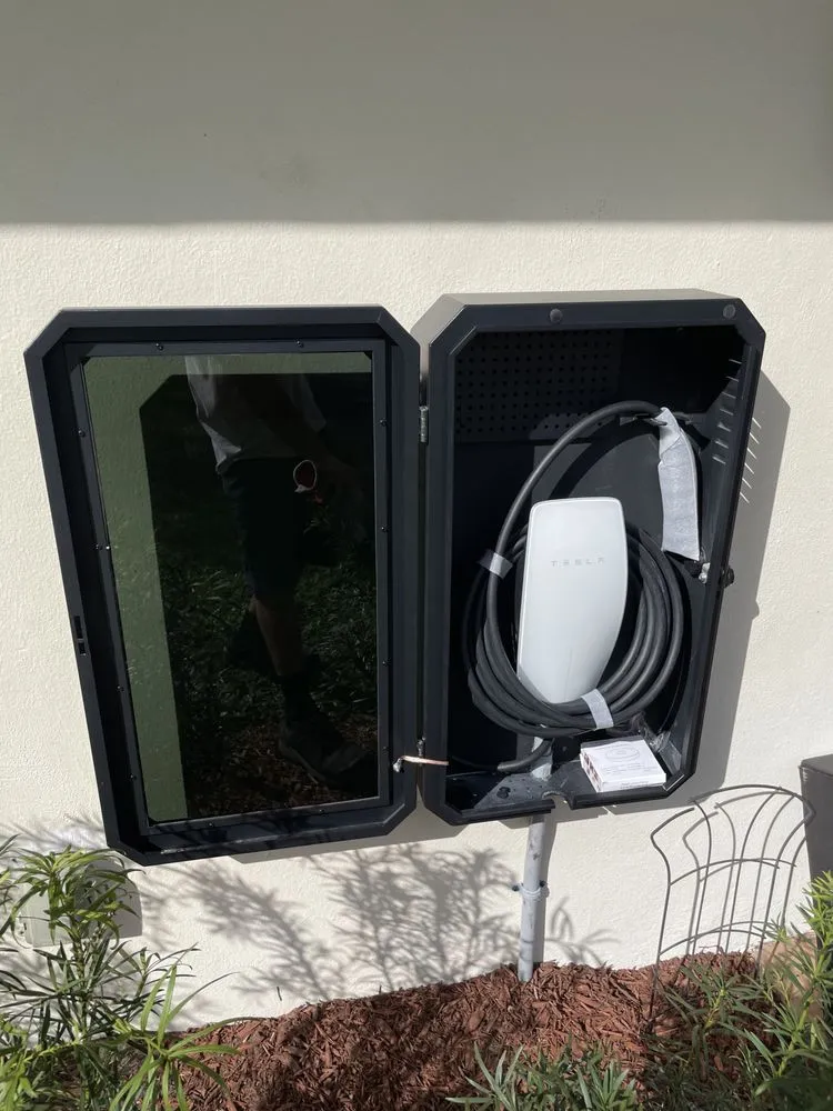 Slide of Thomas Electrical Services