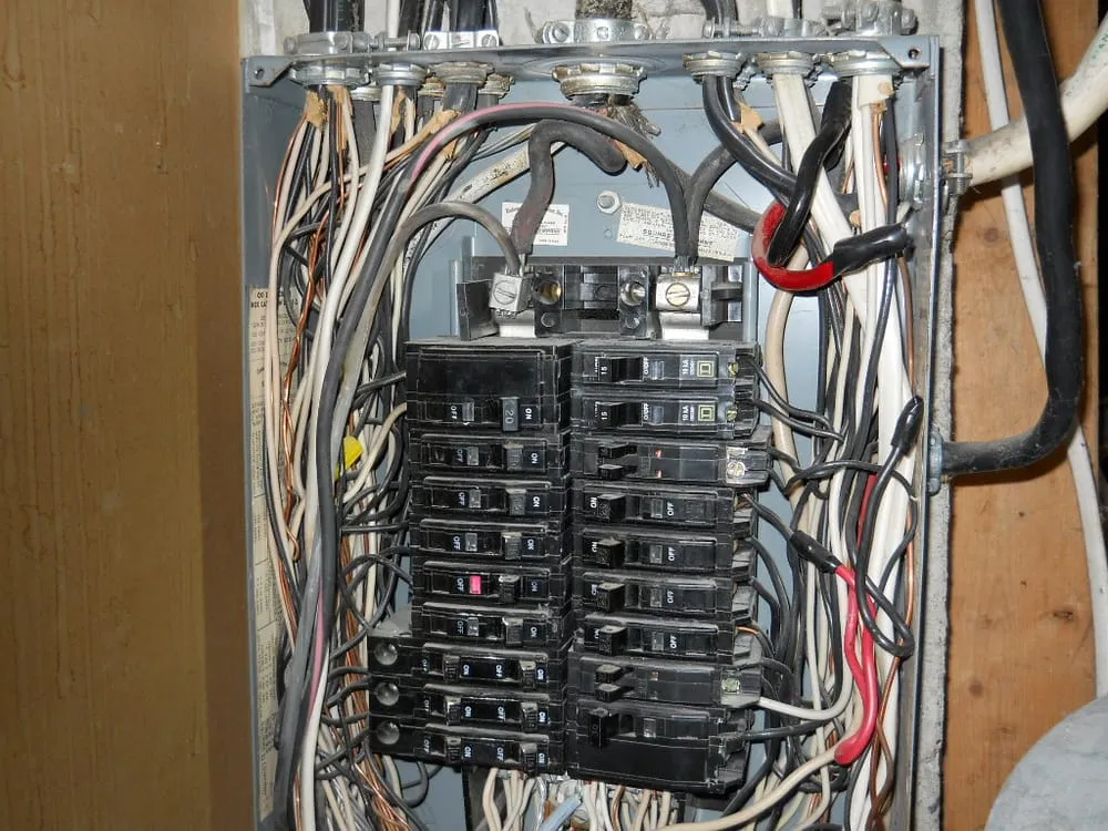 Licensed emergency electrical service experts serving Grand Rapids, MI - Thomas Heating and Cooling