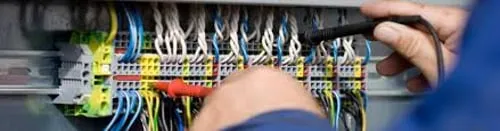 Emergency electrician providing emergency electrical service in , 