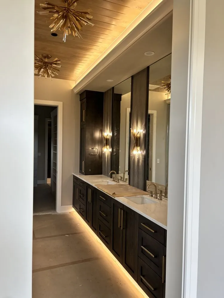 Slide of Three Crowns Electric