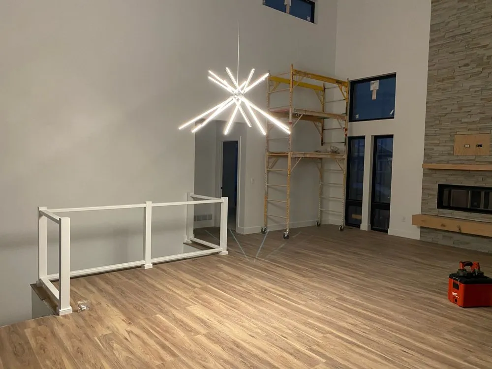 Slide of Three Crowns Electric