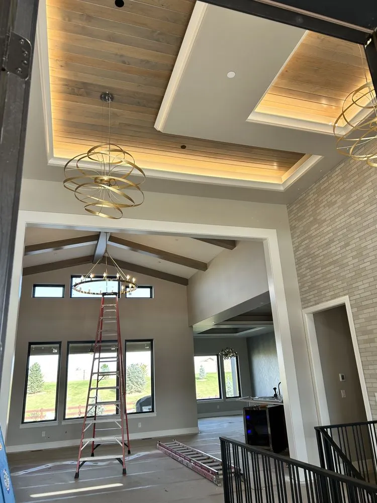 Slide of Three Crowns Electric