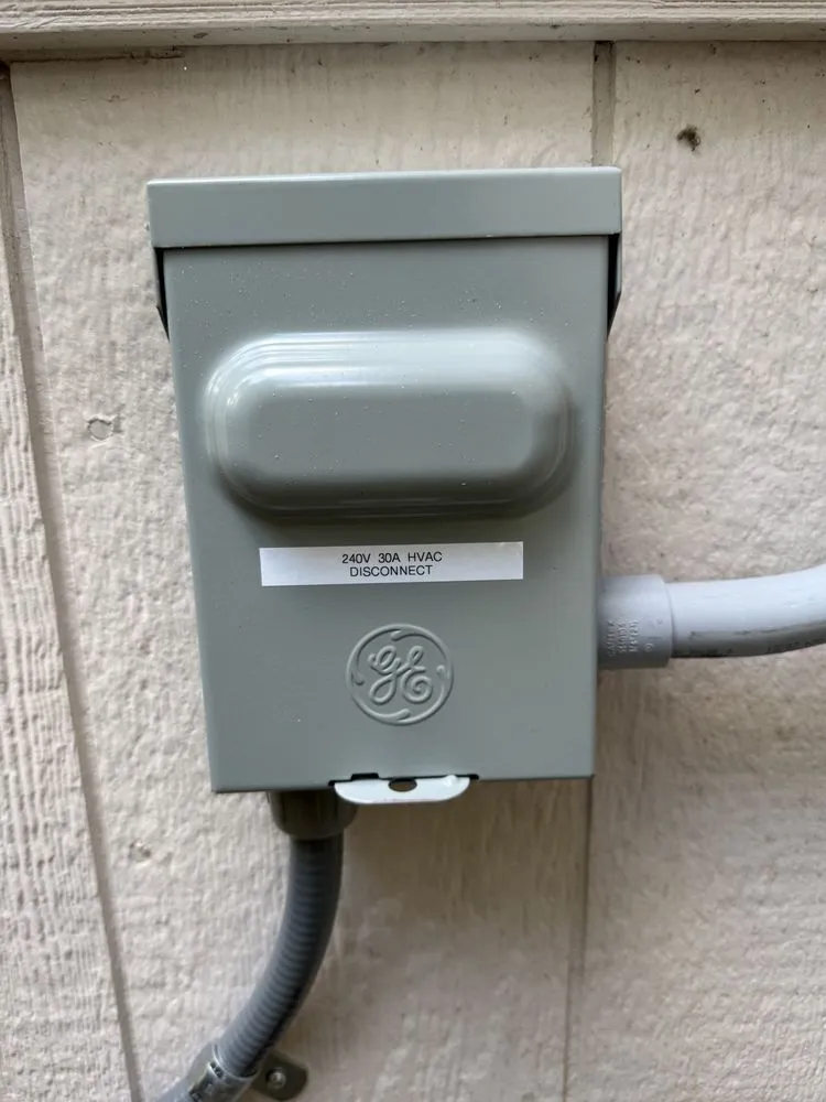 Slide of Three Lions Electric