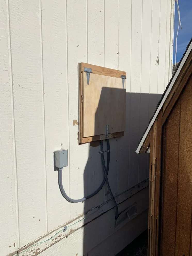 Affordable electrician providing electrical repair in ,