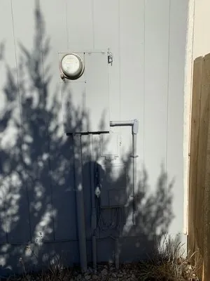 Three Pole Electric Logo