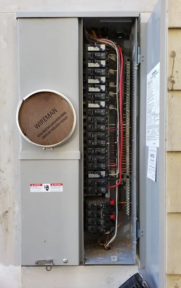 Slide of THRONE ELECTRIC