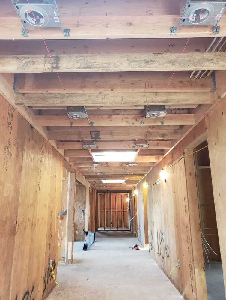 Slide of THRONE ELECTRIC