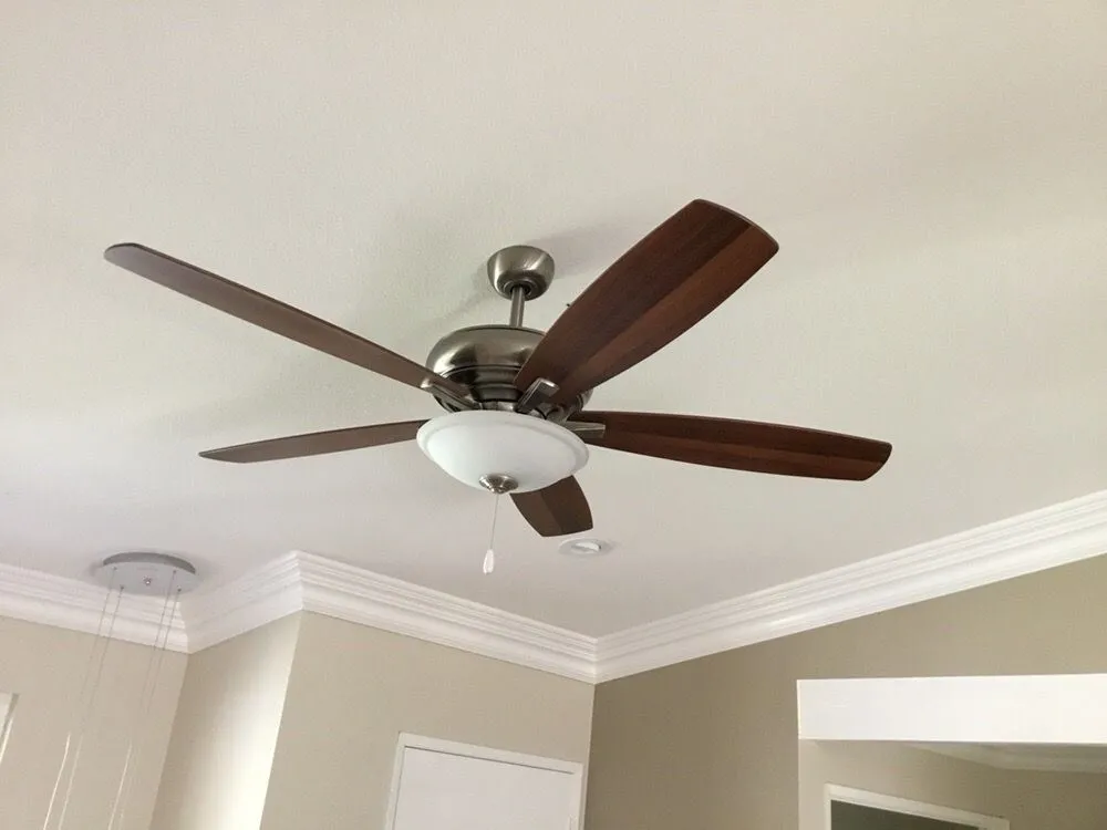 Expert electrician providing emergency electrical service in ,