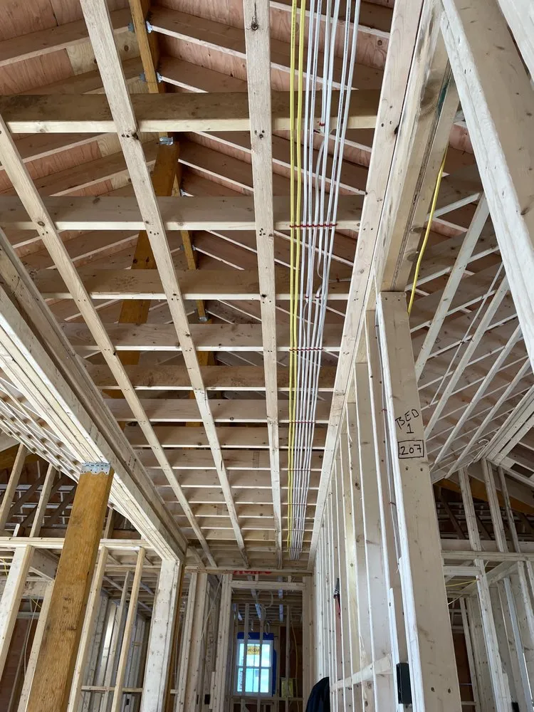 Slide of Thuong Ho Electrician