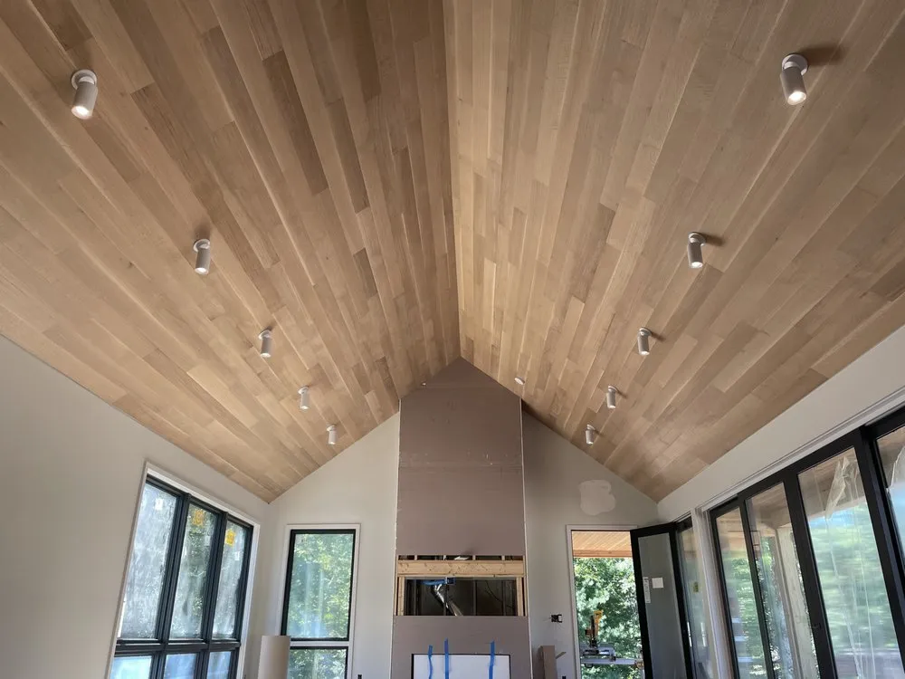 Slide of Thuong Ho Electrician