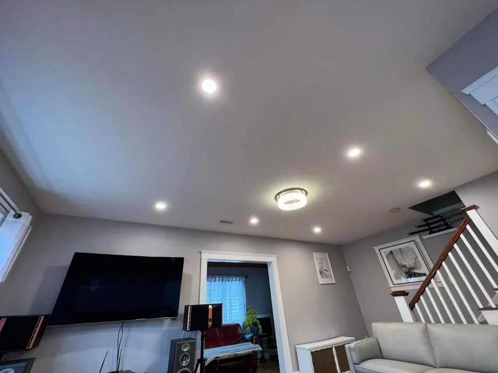 Slide of Thuong Ho Electrician