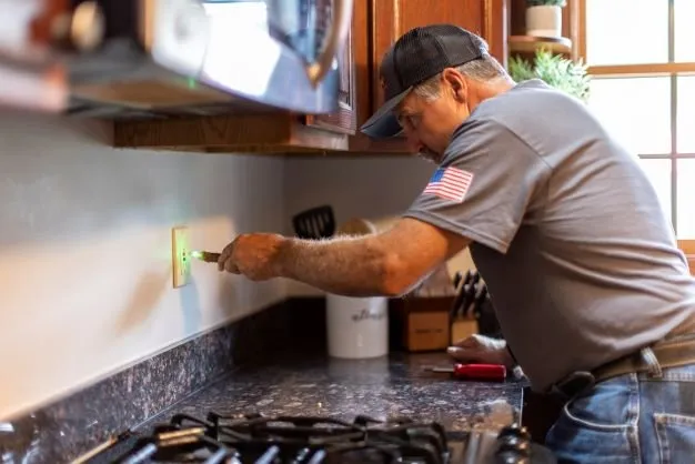 Emergency electrician providing outlet and switch repair in , 