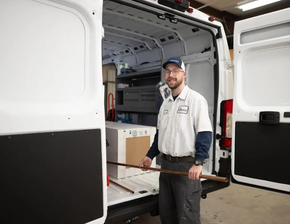 Expert electrician providing electrical repair in , 