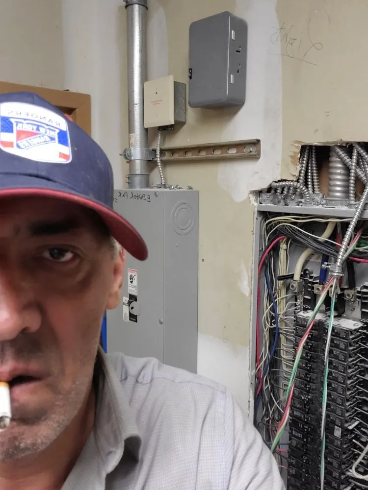 Expert electrician providing emergency electrical service in , 