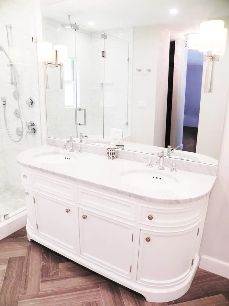 Slide of Tinez Construction