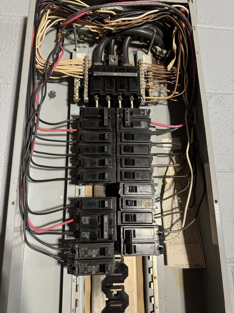 Slide of Titan Solar And Electric