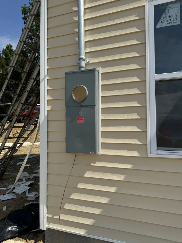 Slide of Titan Solar And Electric