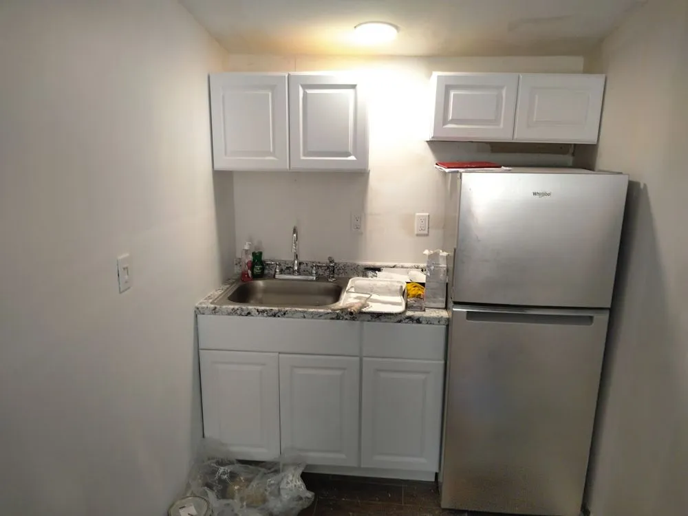 Emergency electrical service for homes in lighting installation, by