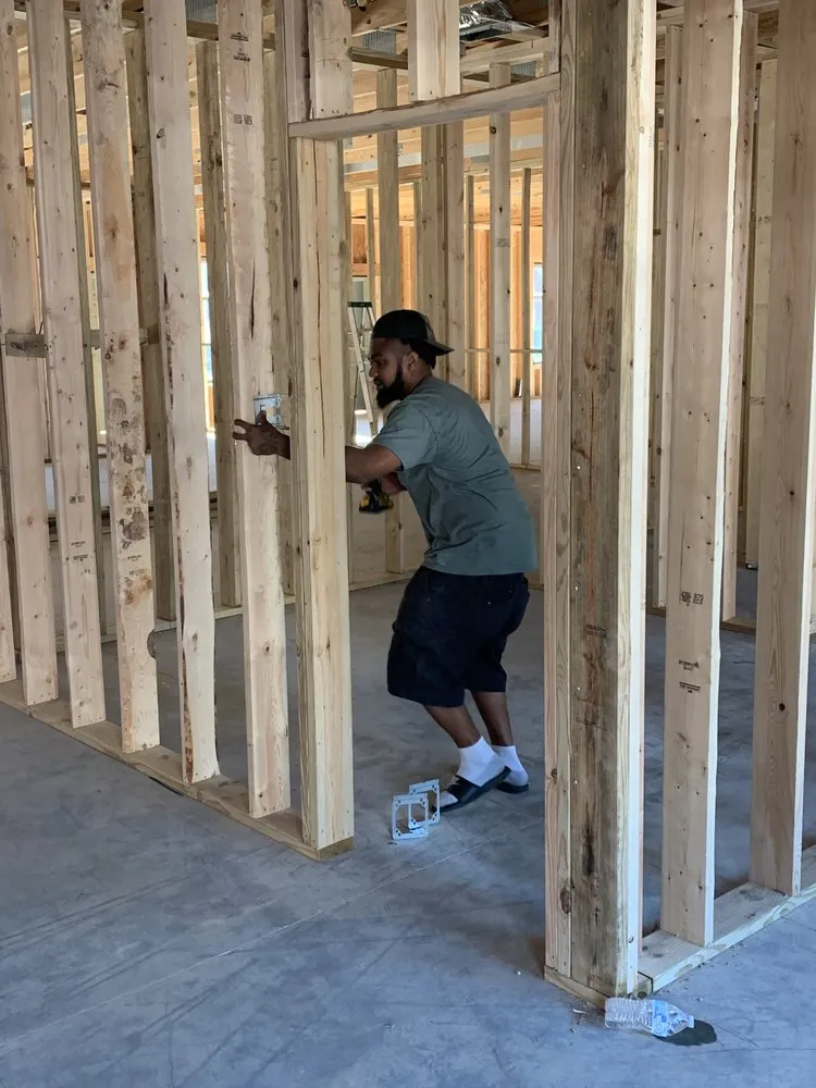 Slide of TJ Electric Solutions