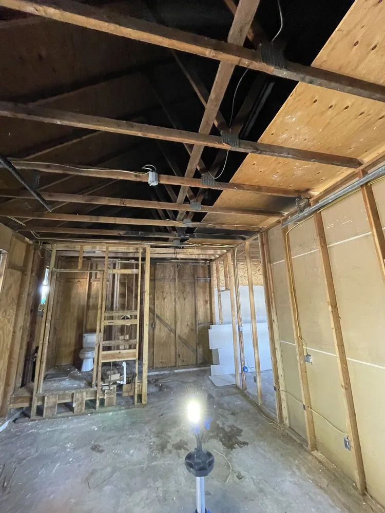 Slide of TJ’s Handyman