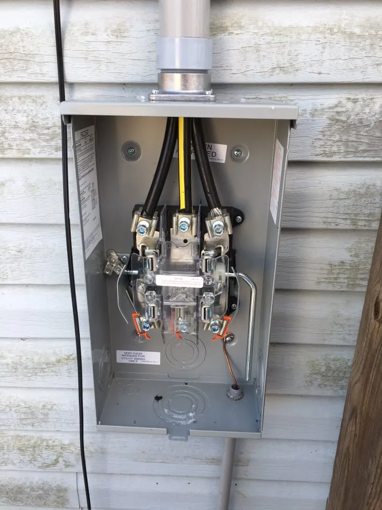 Expert electrician providing electrical repair in St Louis, MO - Tjs Home & Electrical Repair