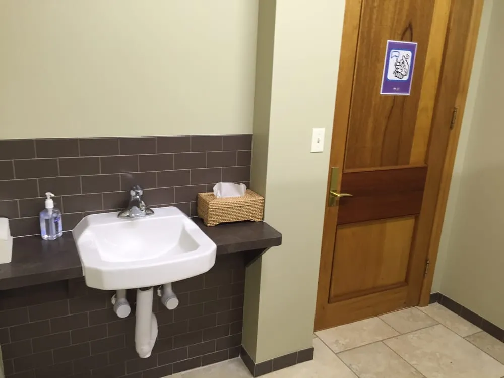 Licensed electrician providing electrical repair in ,