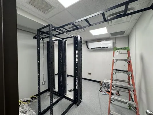 T&M DataCom Services Logo