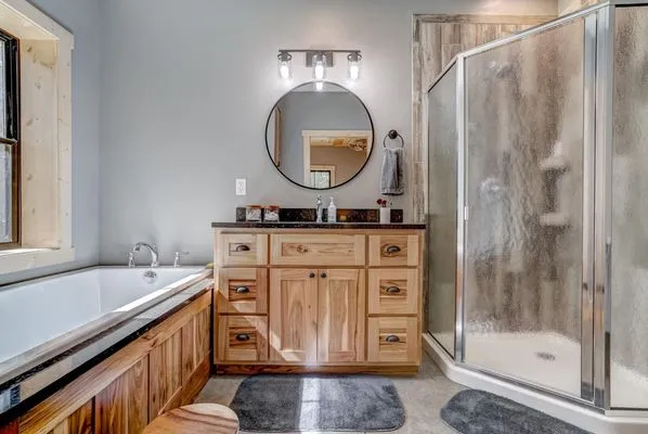 TM Electric And Solar Logo