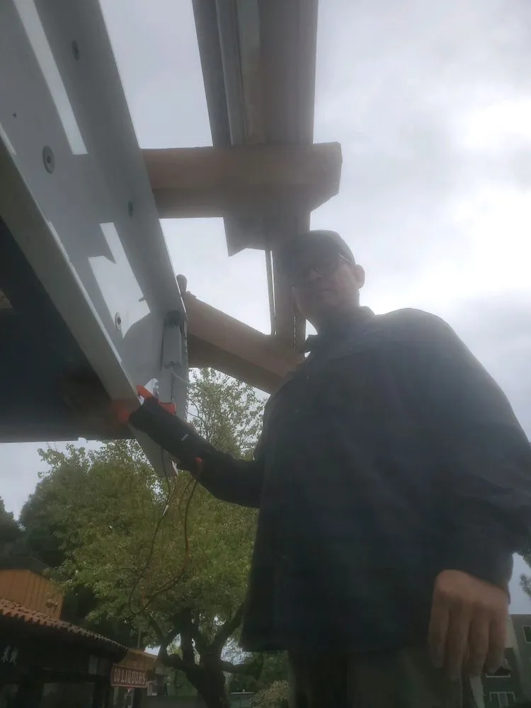 Slide of T&M Electrical